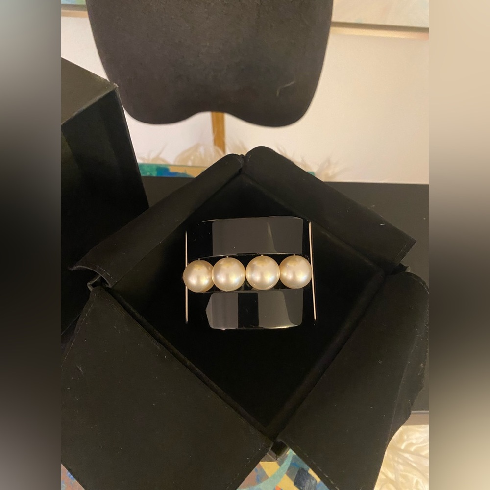 Chanel black Faux Pearl, Resin Hinged Cuff Bracelet. - Picture 6 of 12